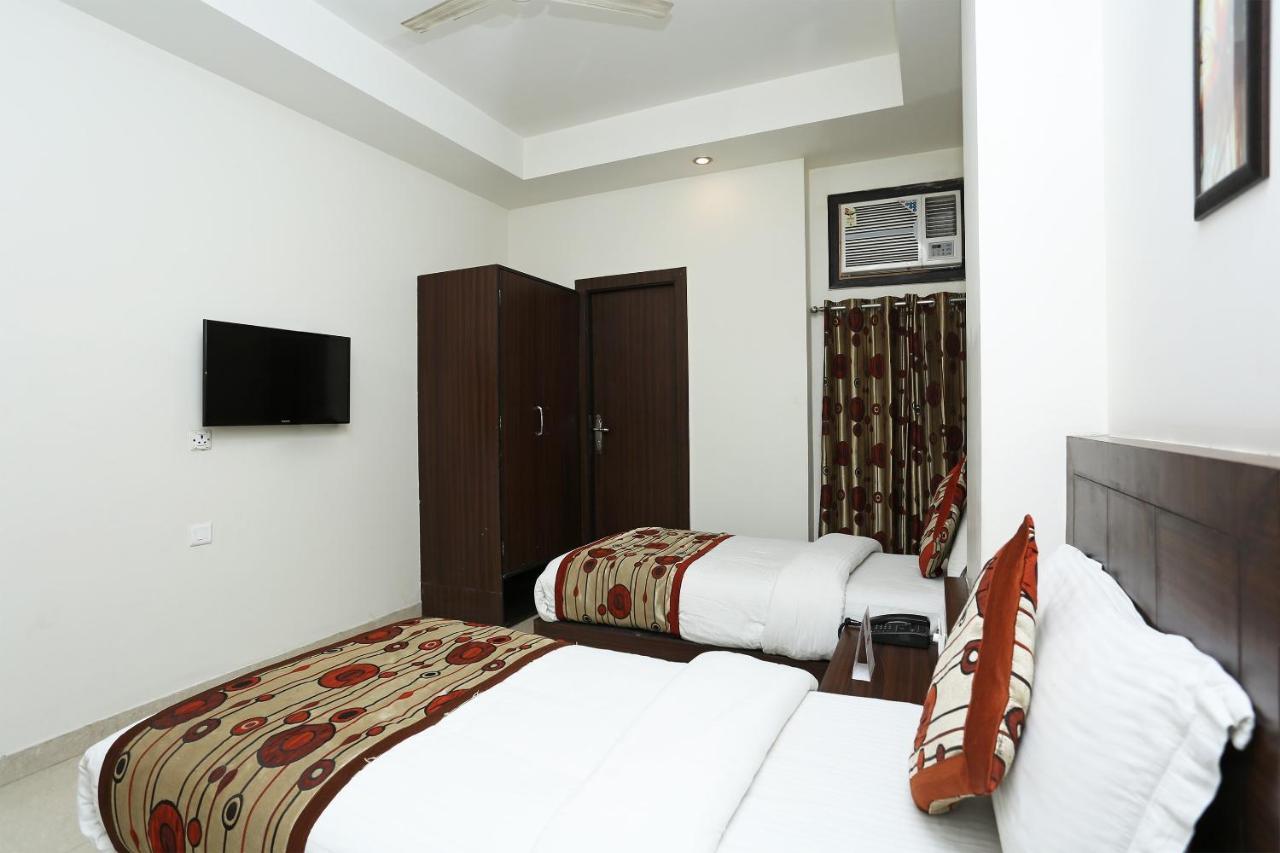 Capital O 3600 Hotel Royal Windsor Kāthgodām Εξωτερικό φωτογραφία