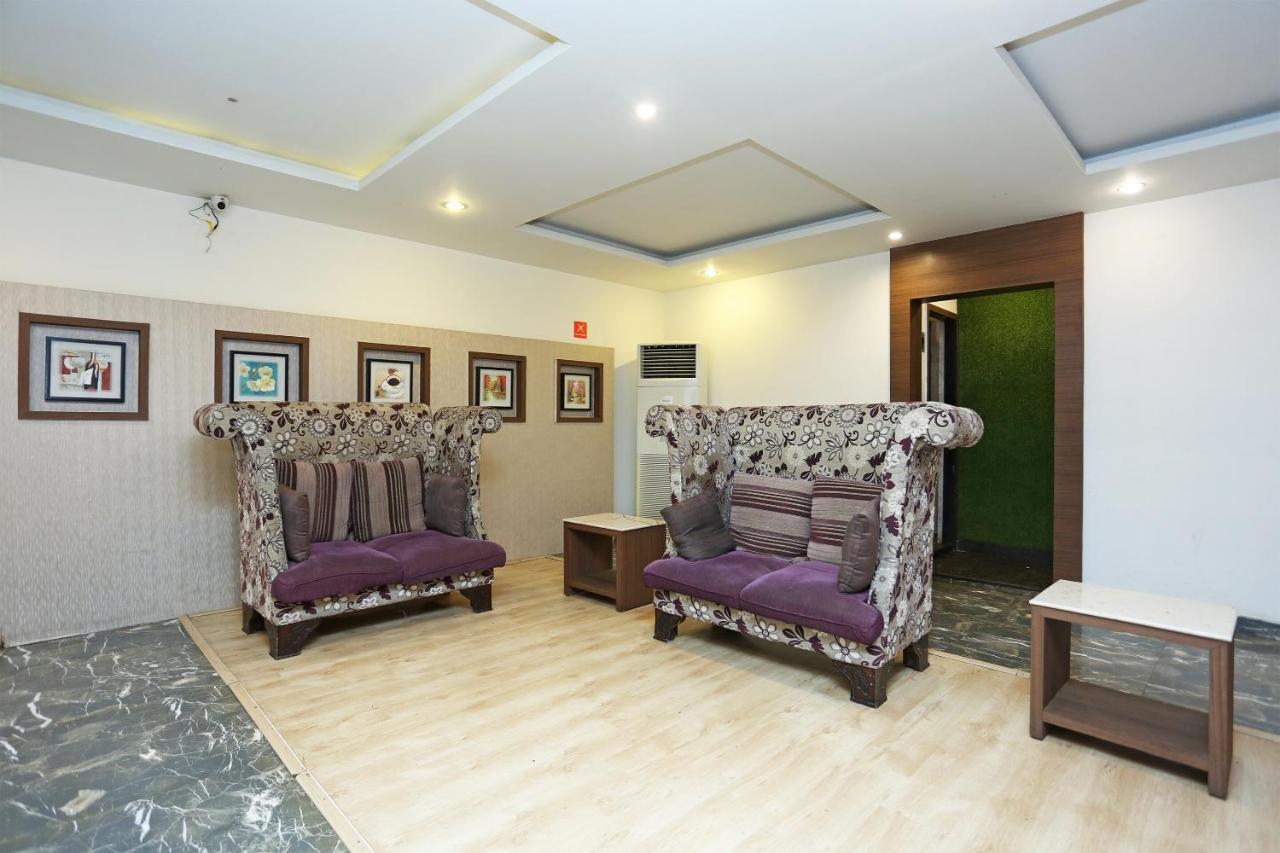 Capital O 3600 Hotel Royal Windsor Kāthgodām Εξωτερικό φωτογραφία