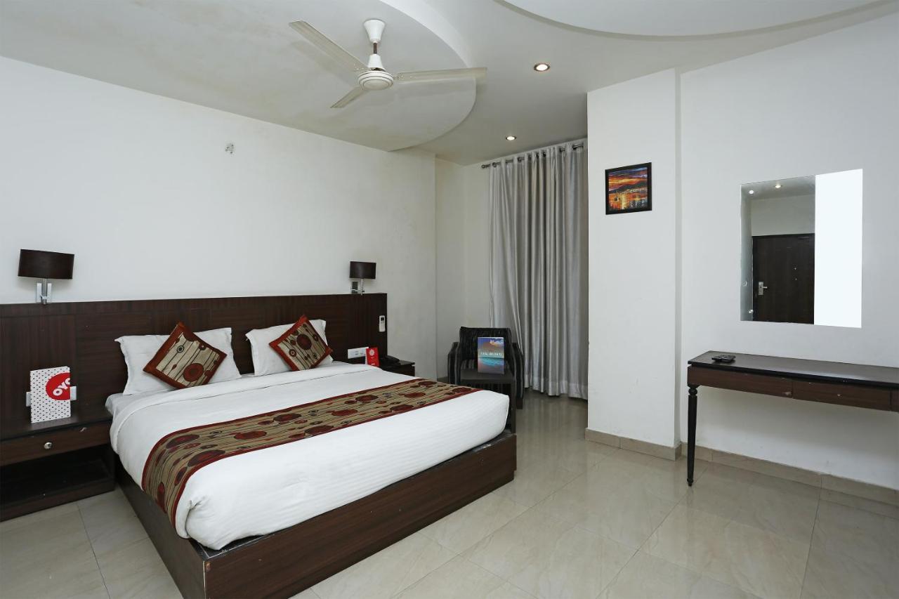 Capital O 3600 Hotel Royal Windsor Kāthgodām Εξωτερικό φωτογραφία