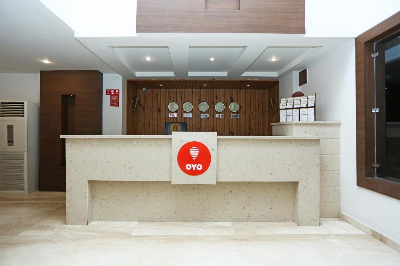 Capital O 3600 Hotel Royal Windsor Kāthgodām Εξωτερικό φωτογραφία